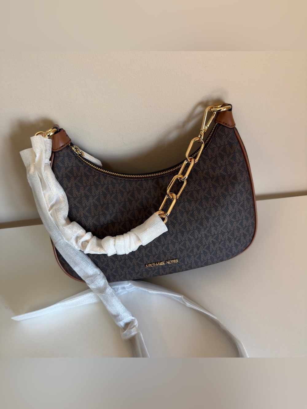 Michael Kors CORA LG ZIP POUCHETTE - Picture 10 of 10